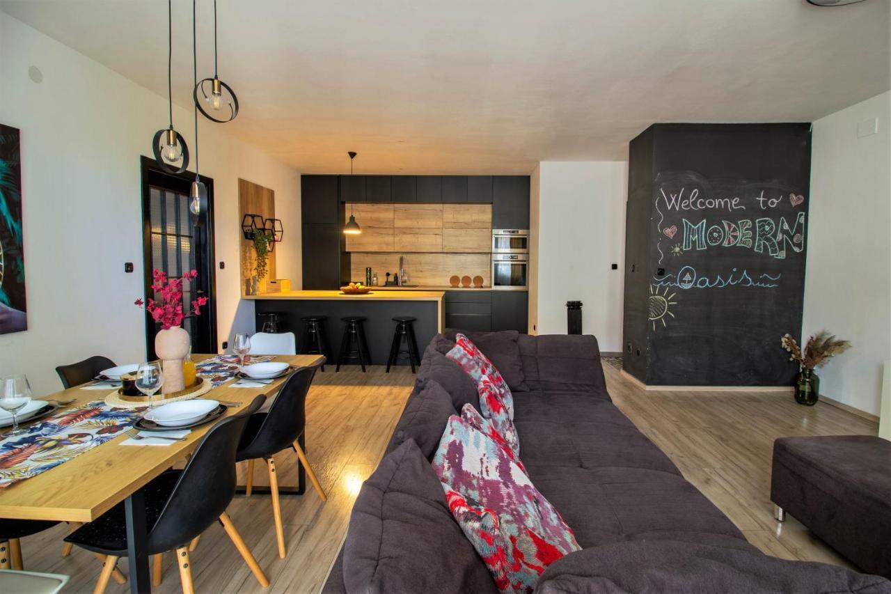 Modern Oasis Apartment Split Private Parking Екстер'єр фото